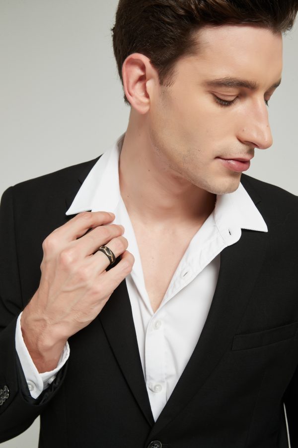 Men's Gold Flowing Black Ring - Image 4